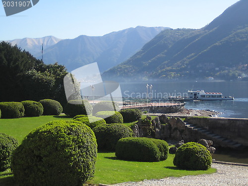 Image of lakeside garden