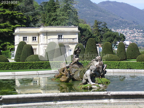 Image of garden and fountain