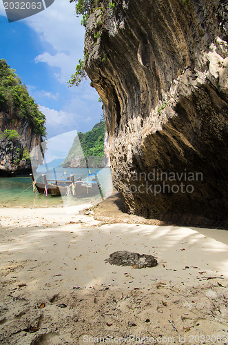 Image of longtail boats 