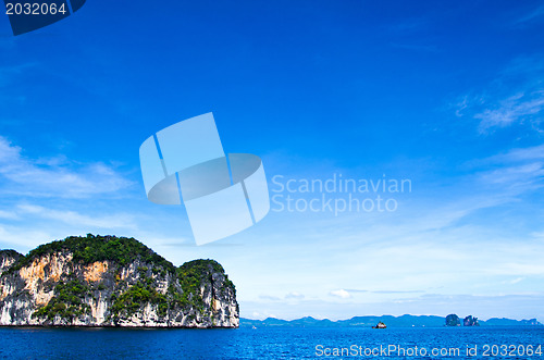 Image of rocks and sea 