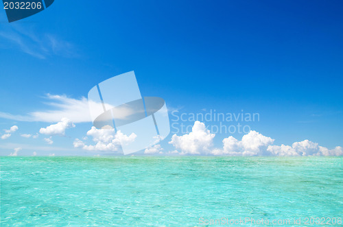 Image of rocks and sea 