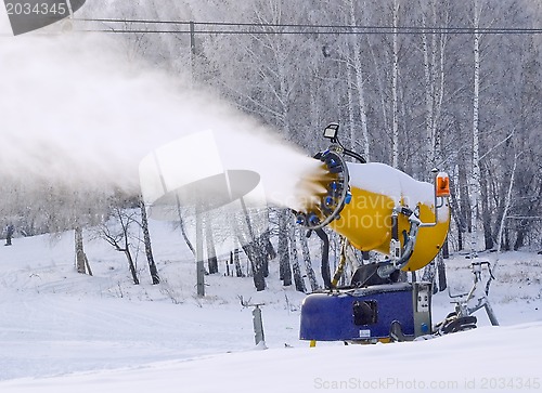 Image of Working snowgun