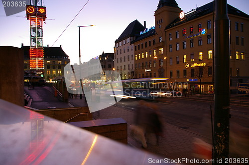 Image of Jernbanetorget in Oslo by night