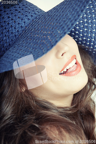 Image of Lady with hat