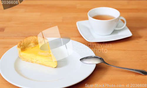 Image of Lemon pie on saucer