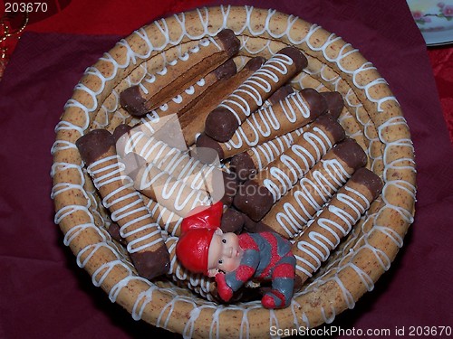 Image of Cake made from almond macaroon rings