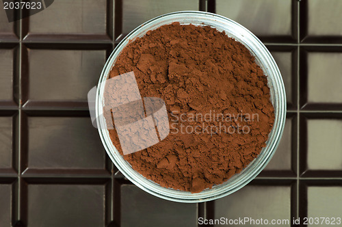 Image of Cocoa beans and cocoa powder