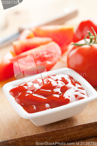 Image of ketchup and tomatoes