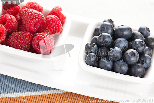 Image of blueberries and raspberries in bowl