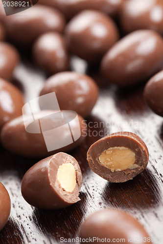 Image of almonds in chocolate