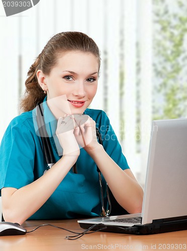 Image of Doctor with laptop