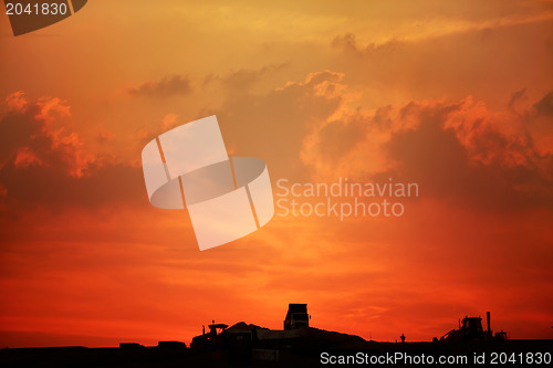 Image of Qatar construction sunset