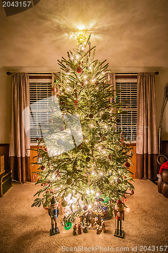 Image of decorated christmas tree