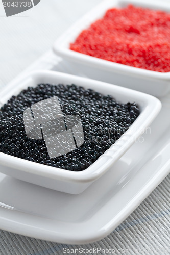 Image of red and black caviar in bowl