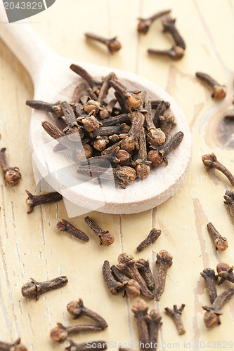 Image of cloves on kitchen table