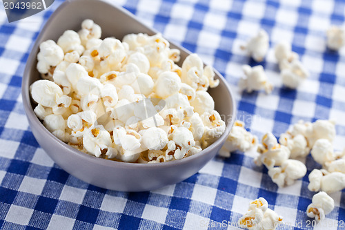 Image of popcorn in bowl