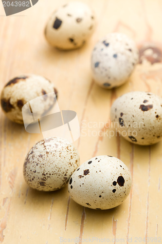 Image of quail eggs on kitchen table