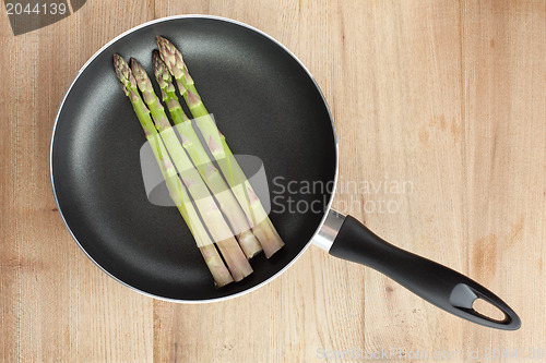 Image of asparagus on pan