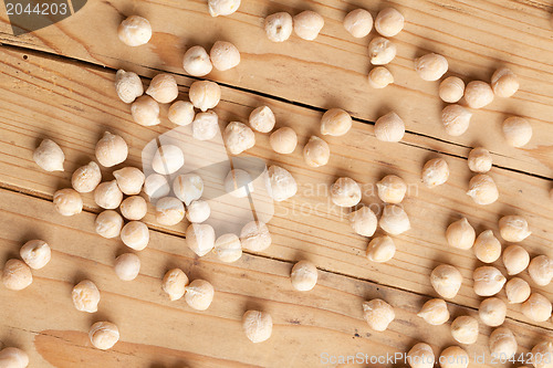 Image of chickpeas on wooden table