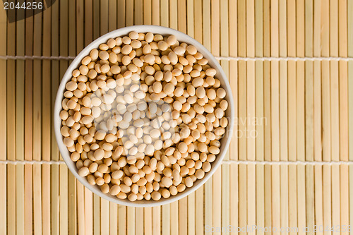 Image of soya beans in ceramic bowl