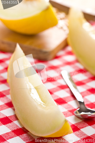 Image of cut honeydew melon