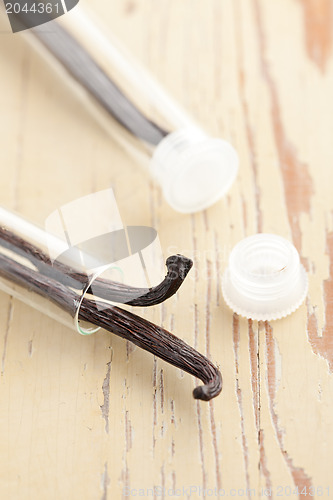 Image of vanilla on kitchen table