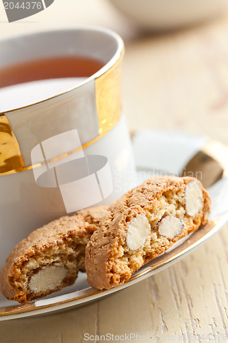 Image of italian cantuccini cookies with tea 