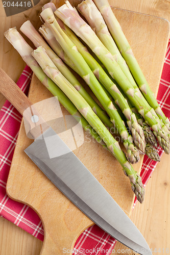 Image of fresh green asparagus