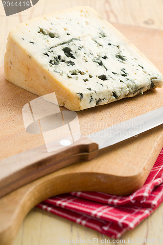 Image of blue cheese on kitchen table