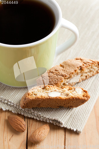 Image of italian cantuccini cookies and coffee cup