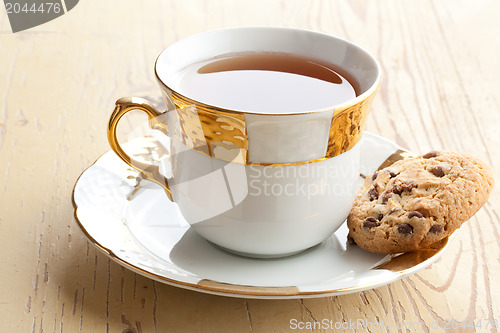 Image of chocolate cookies with tea