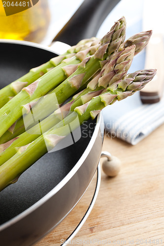 Image of asparagus on pan