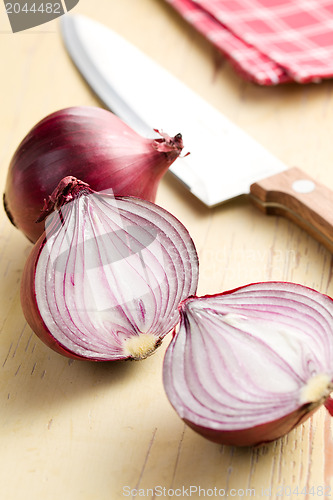 Image of sliced red onion in kitchen