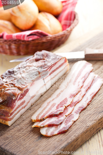 Image of slices smoked bacon