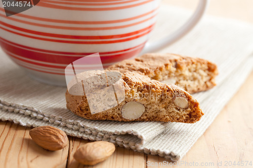 Image of italian cantuccini cookies and coffee cup