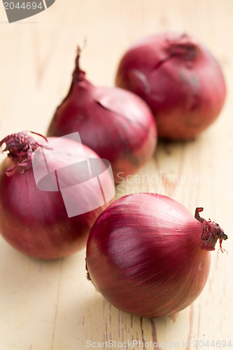 Image of red onion in kitchen