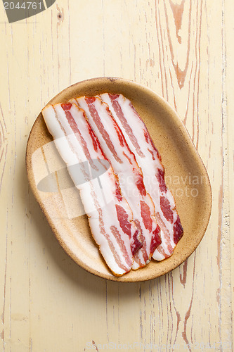 Image of slices smoked bacon