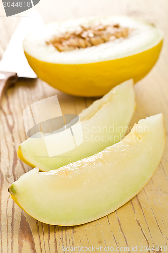 Image of cut honeydew melon