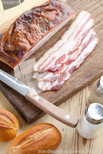 Image of slices smoked bacon