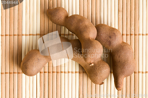 Image of tamarinds on kitchen table