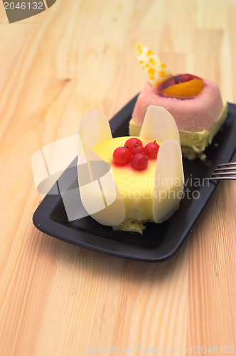 Image of fresh berry fruit cake
