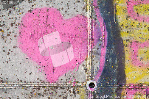 Image of Pink heart graffiti
