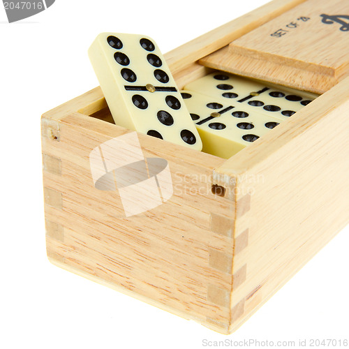 Image of Domino in wooden box