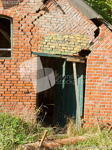 Image of Broken doorway