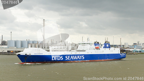 Image of Blue cargoship in Rotterdam