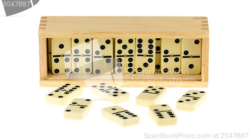 Image of Domino in wooden box