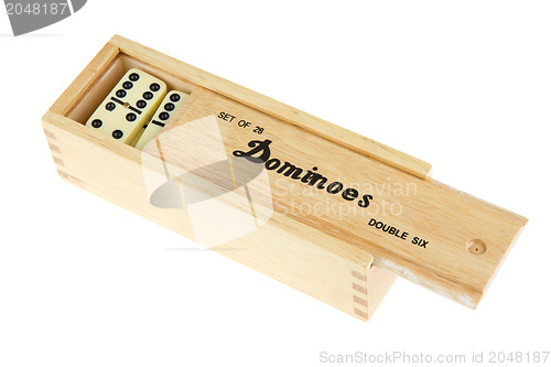 Image of Domino in wooden box
