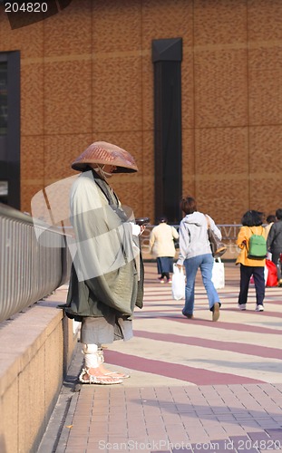 Image of Pilgrim in a city