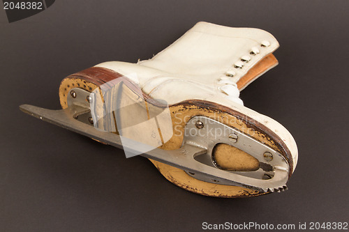 Image of Very old figure skate