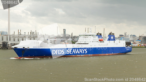 Image of Blue cargoship in Rotterdam